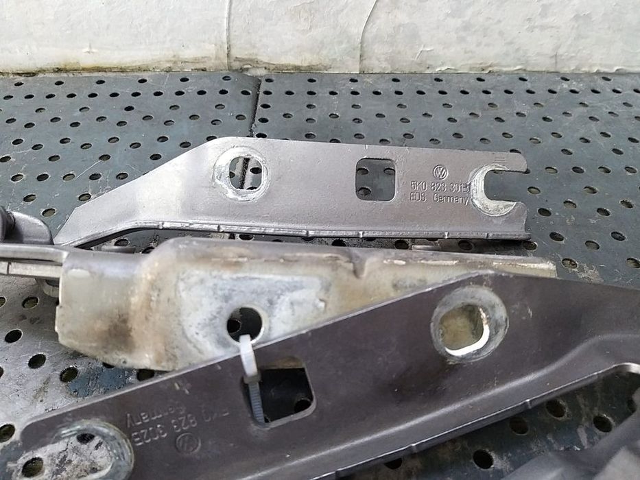 Set balamale capota stanga dreapta vw golf 6 5k 5k0823301b 5k0823302b