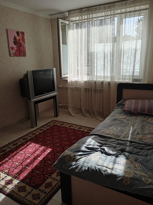 Аренда. Сдаётся 1 комнатная квартира Буз  базар. Метро Буюк Ипак.