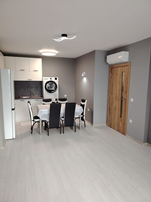 Изцяло обзаведен двустаен апартамент