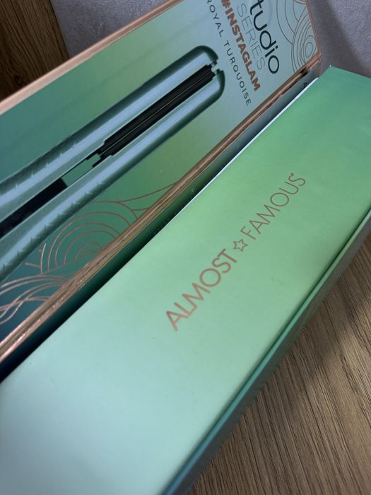 Almost Famous brendi