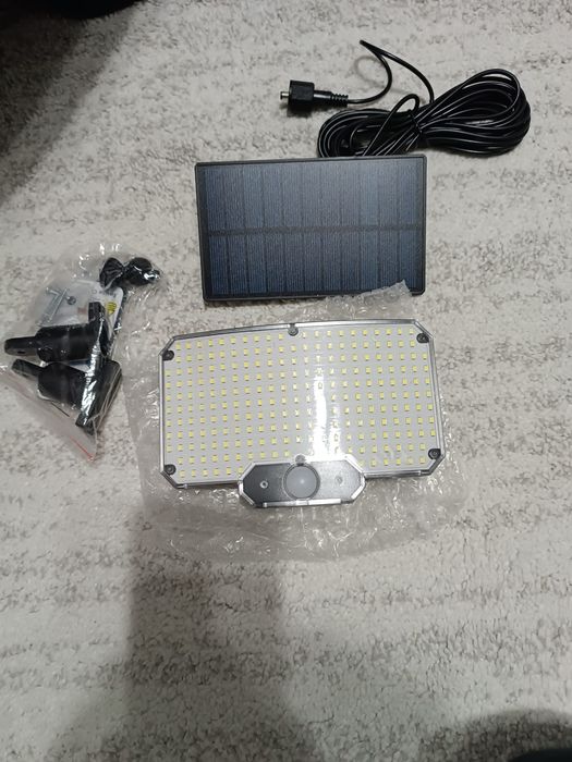 Lampa solara cu senzor miscare