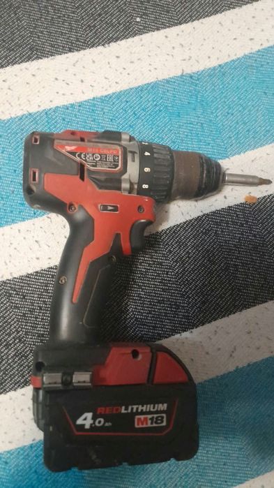 Bormașină+ mașină de insurubat cu impact+ încărcător fast charger (+ cadou 1 laser)