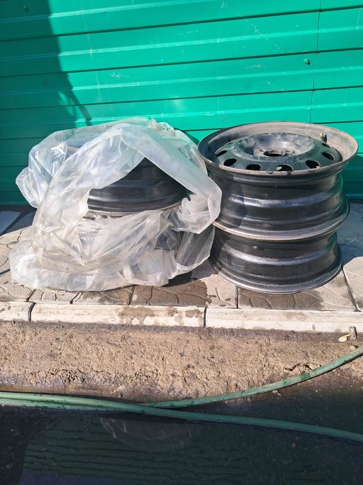 Продам диски на автомобиль