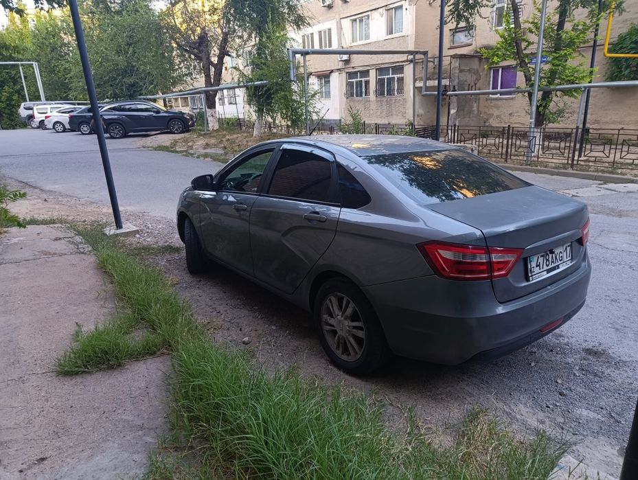 Лада Веста 2018года