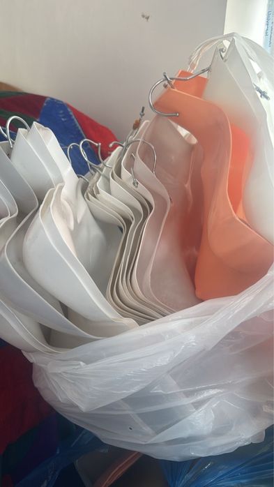 Пластиковый манекен-торс для одежды