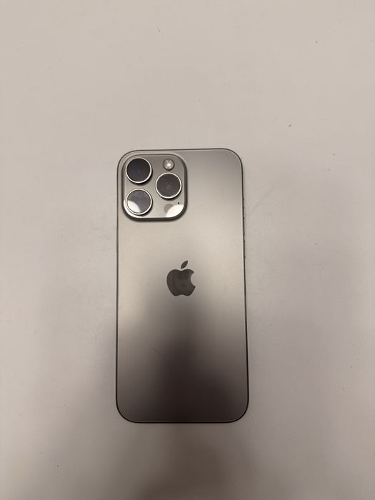 Продаю Iphone 16 pro max 256gb