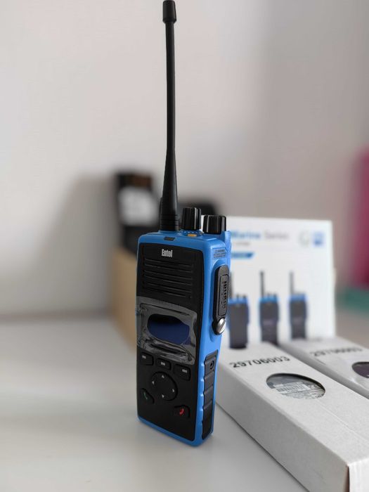 Stație radio UHF profesională Entel DT985M ATEX (antiexplozivă) & IP68 (submersibilă) – pachet complet + 2 baterii de rezervă