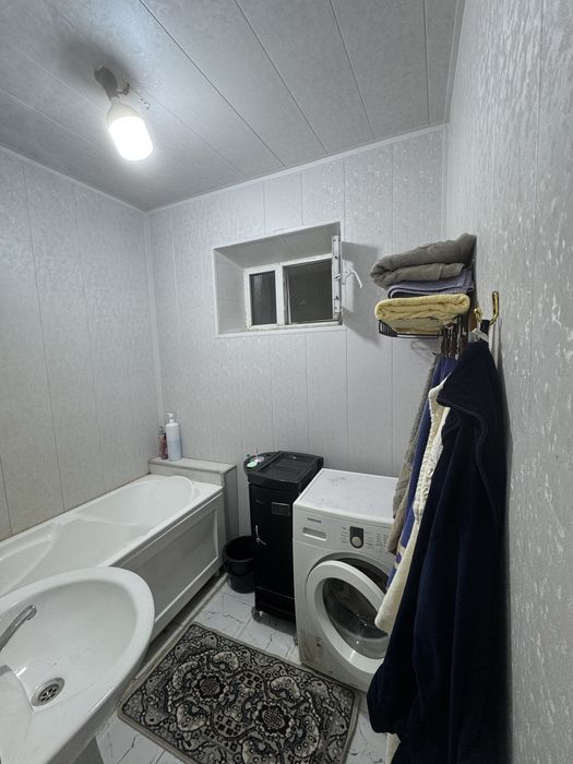 Продается 4 комнатная квартира. Чирчик. Троицк