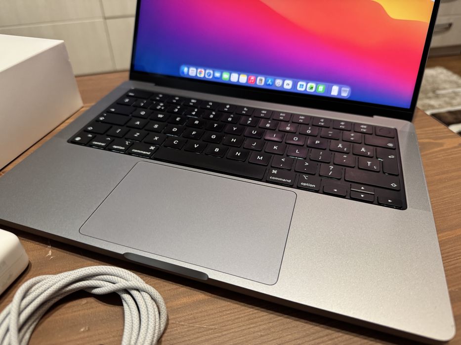 Apple MacBook Pro 14, M1 Pro 16GB Ram, 512 GB SSD, la cutie