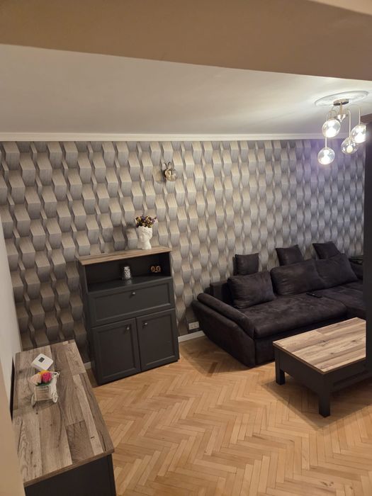 Inchiriez apartament 3 camere