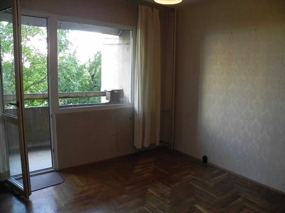 Дава се под наем Тристаен апартамент в София, Център - 90 кв.м за 400 € - Снимка #2