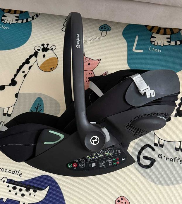 Scoica auto pentru copii Cybex Gold Cloud G i-Size Plus, 0-24 negru