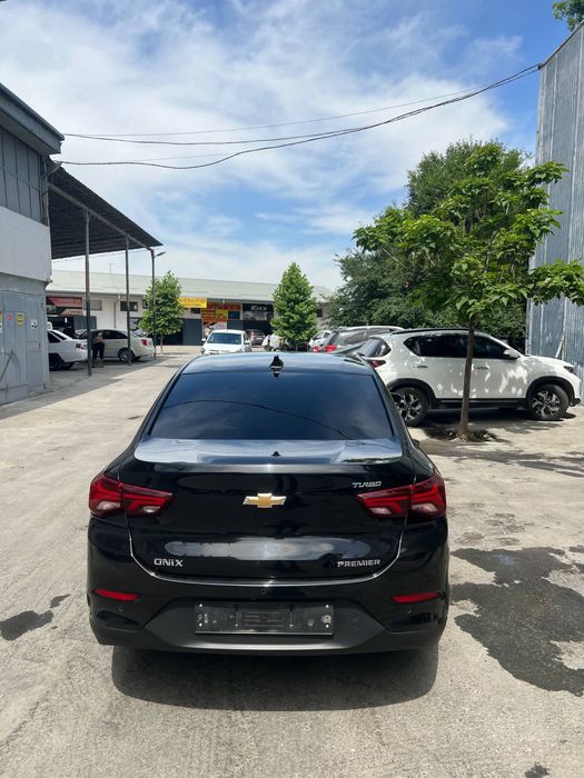 Onix premier turbo 2 (2025)