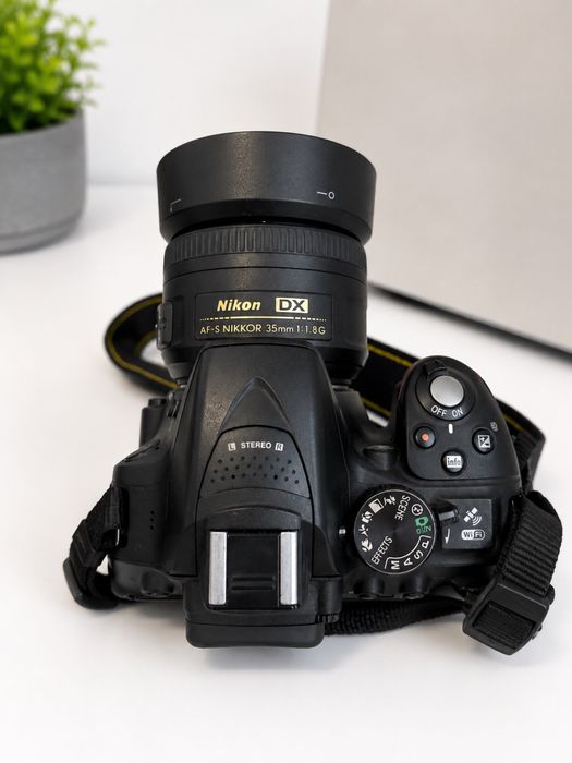 Nikon D5300 + 2 obiective + geantă – Ca nouă, doar 300 cadre