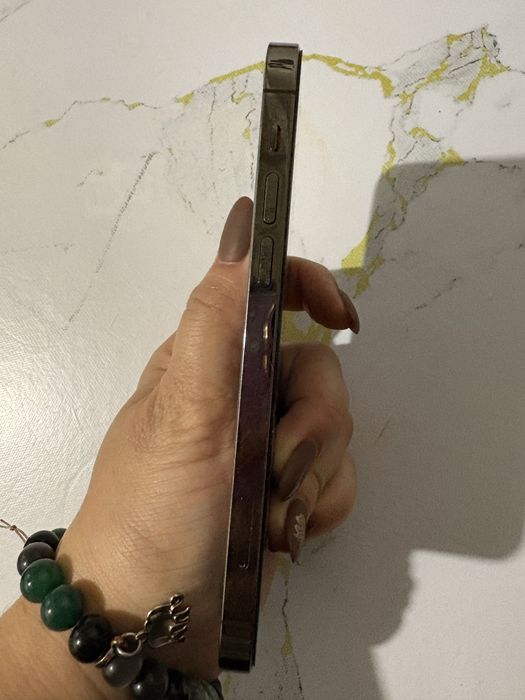 Айфон 12 про продаю