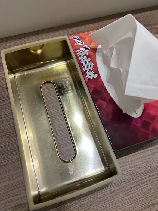 Mască robustă aurie pentru cutie de șervețele dreptunghiulare