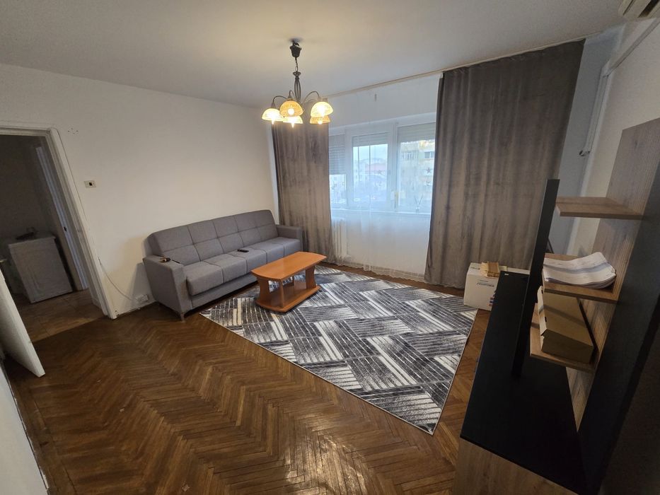 Apartament 3 camere , de inchiriat