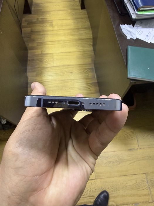 iPhone 13 pro (blue)