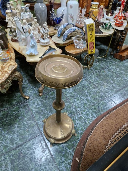 Антикварен бронзов подов пепелник