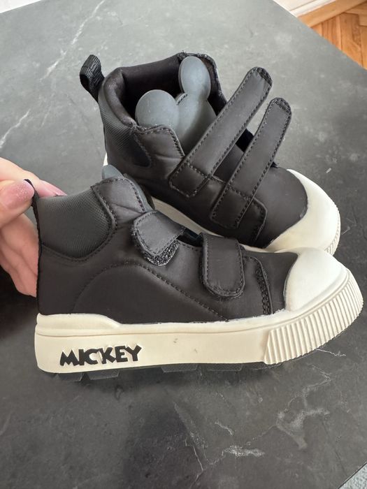 Adidasi adidas marimea 22