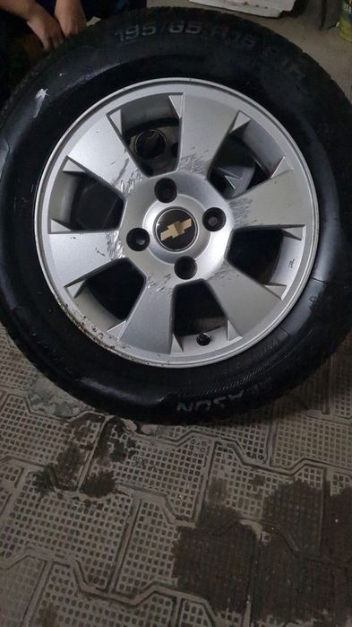 Диска 2 штук шина от гентра gentra 195 R15 65