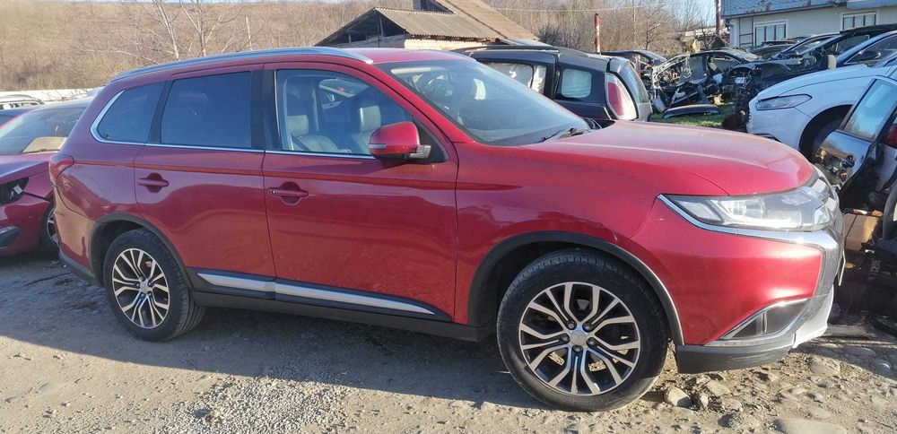 Dezmembrez Mitsubishi Outlander 2.3d 2017