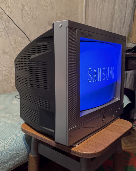 Телевизор цветной