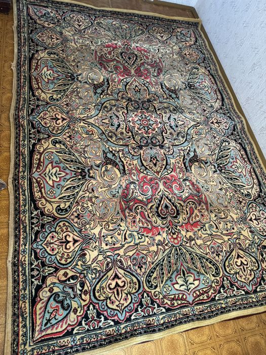 Ковёр шерстяной