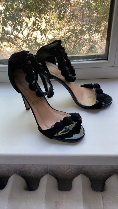 Продам босоножки