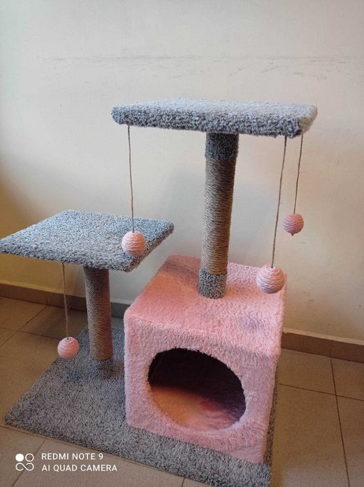 Катерушки за котки.Къщичка с 4-ри топчета-ДОСТАВКА 7лв
