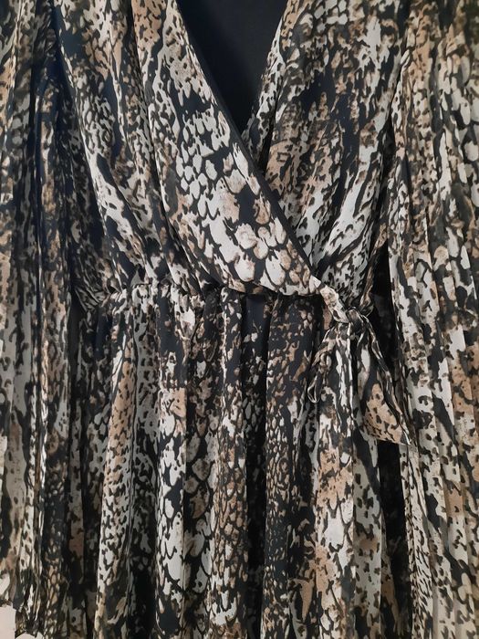 Къса рокля до колене