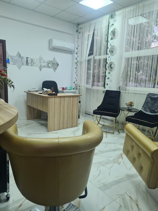 Spațiu comercial, Central