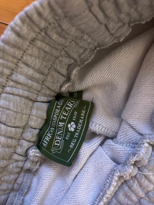 Pantaloni denim tears gri