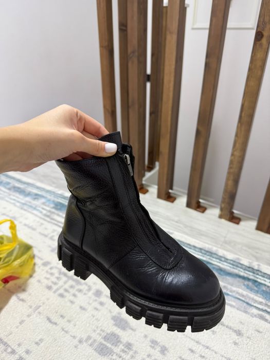 Зимние женские сапоги два вида
