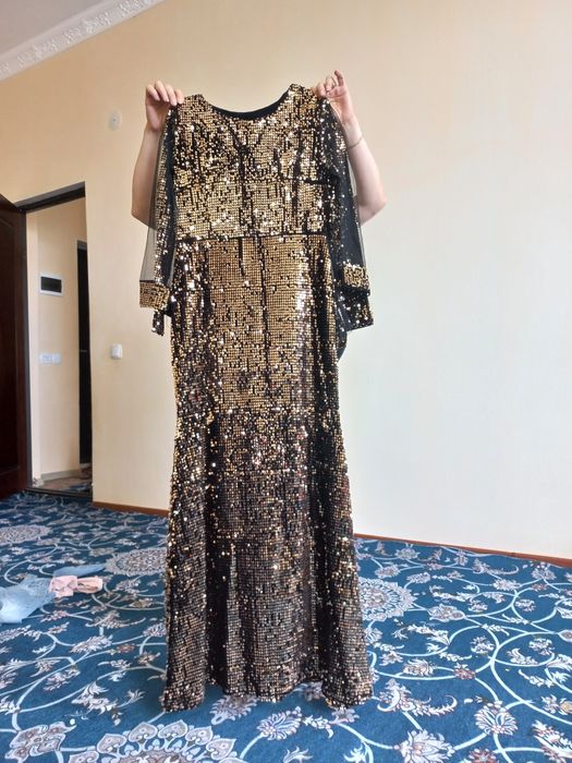 vecherniy ko'ylaklar sotiladi