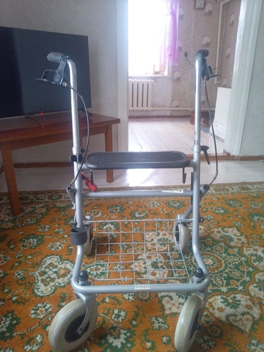 Продам ходунки для взрослых