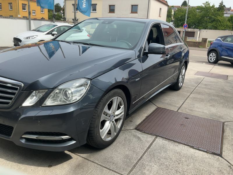 Mercedes-Benz E-Klasse E 220 CDI BlueEfficiency Avantgarde 2011
