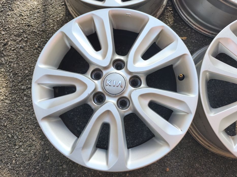 Kia/Киа – 16 цола 5x114,3; 4 бр. Оригинални лети джанти