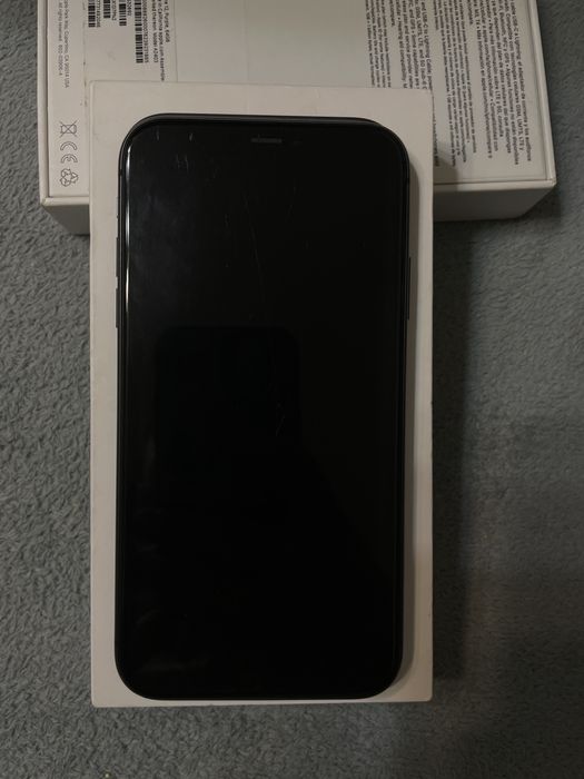 Продам Iphone 11