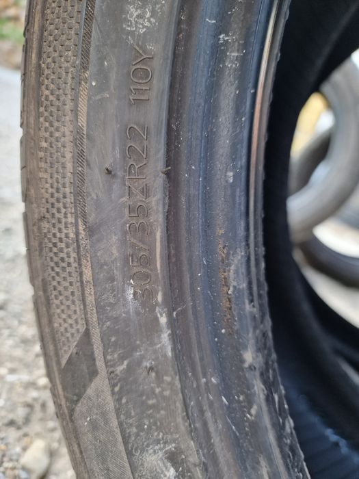 Anvelope 305/35R22 marca Hankook, DOT 2022, 6 mm