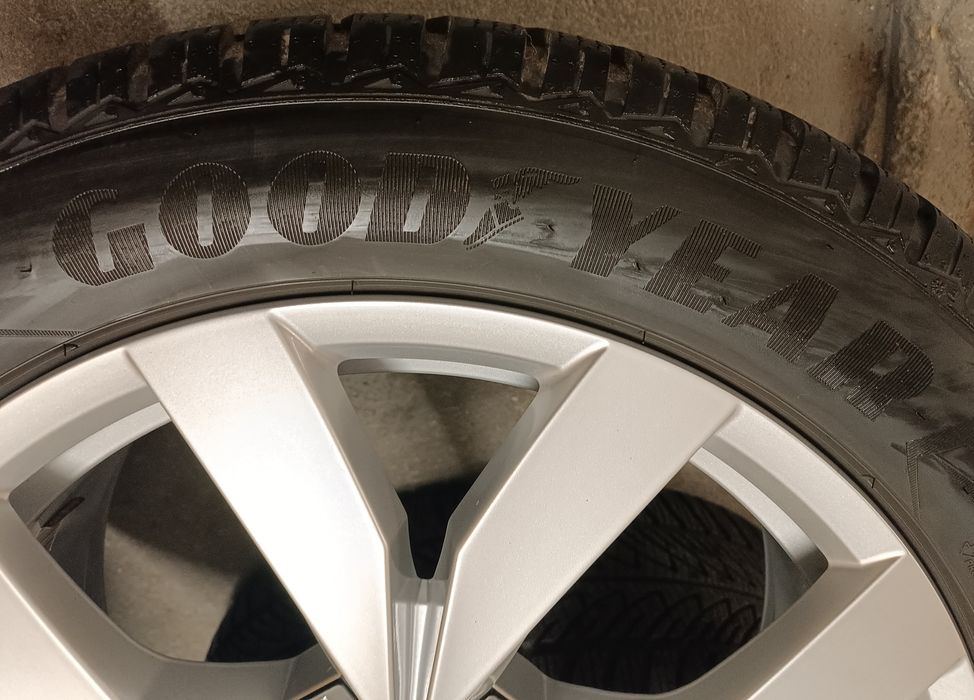 Оригинални джанти с гуми зимни 20 цола за VW TOUAREG