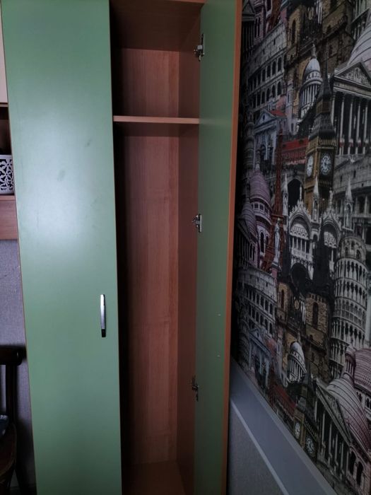 Гарнитурная стенка + стол + тумба