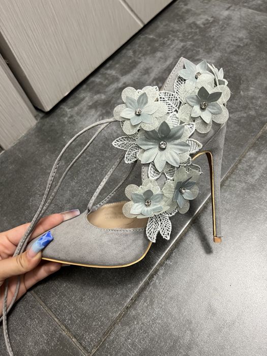 Високи обувки