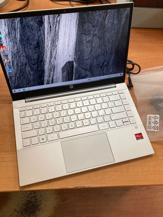 Практически новый ноутбук за полцены