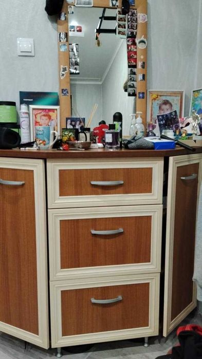 Продам кровать и комод