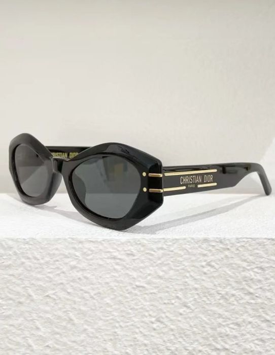 Солнцезащитные очки Christian Dior .