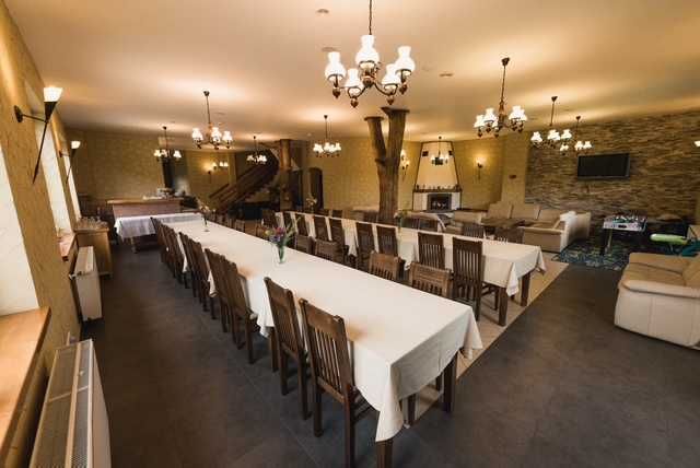 Afacere la cheie - Pensiune turistica 4 margarete 12 camere, Maramureș