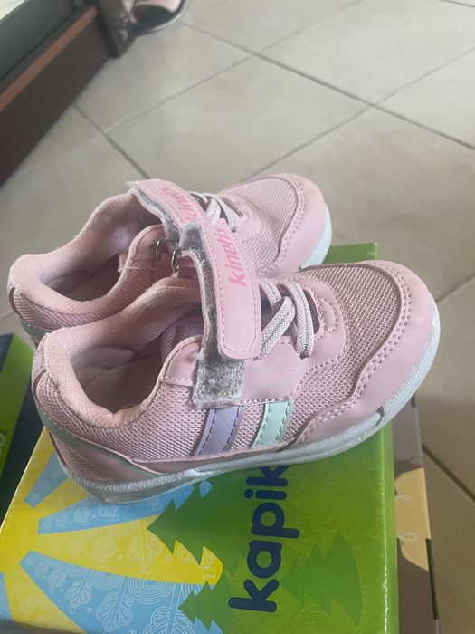 Продаю обувь детскую не дорого