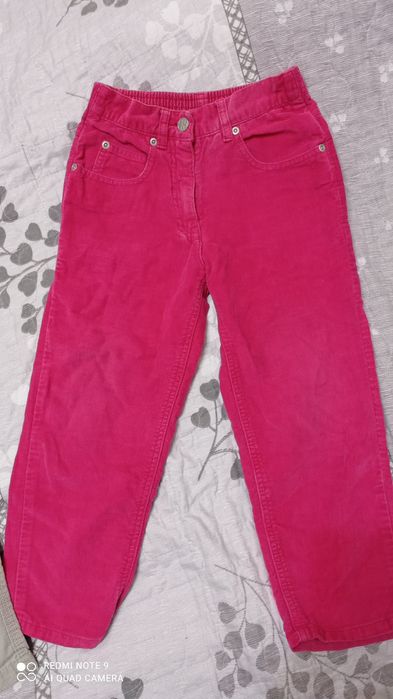 Штаны на девочку 5-7 лет в хорошем состоянии.Цена за одни
