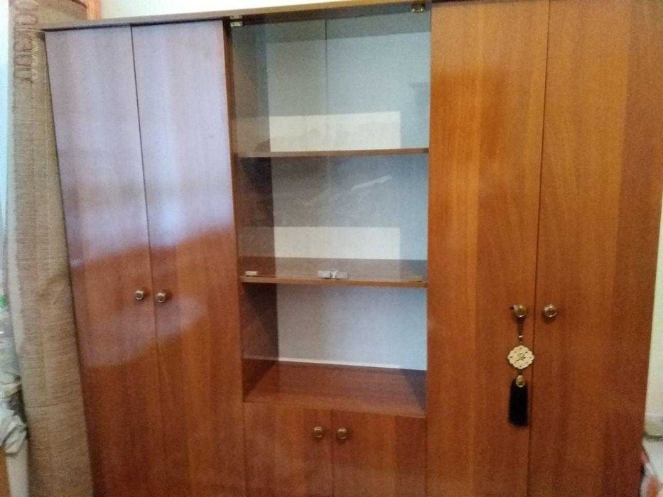 Яхши ҳолатдаги шкаф сотилади